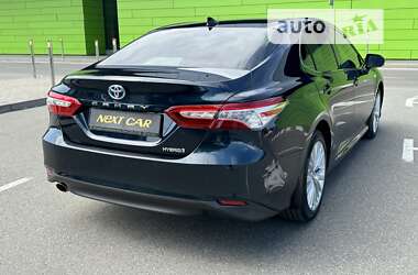 Седан Toyota Camry 2018 в Киеве