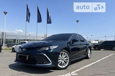 Седан Toyota Camry 2020 в Києві