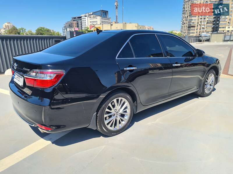 Седан Toyota Camry 2016 в Києві