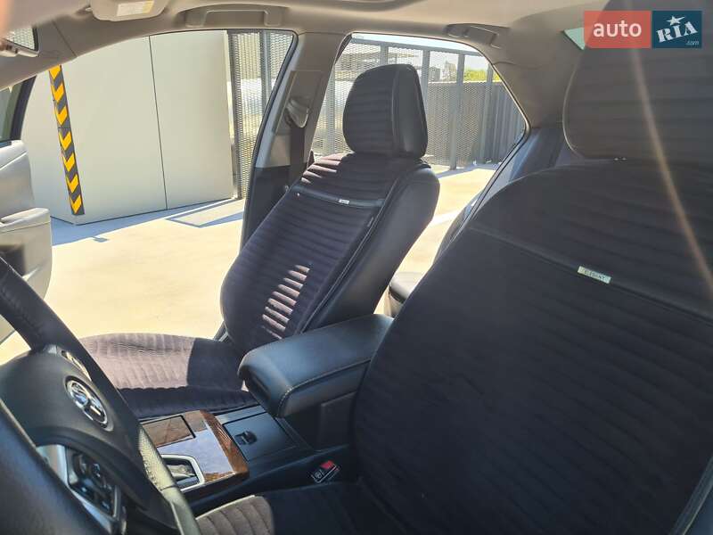 Седан Toyota Camry 2016 в Києві