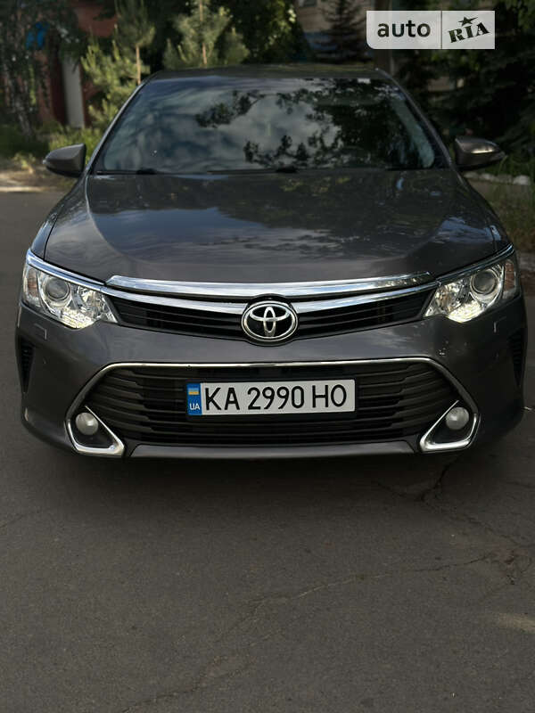 Седан Toyota Camry 2015 в Києві