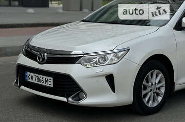 Седан Toyota Camry 2014 в Киеве