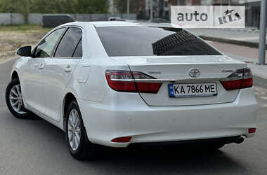 Седан Toyota Camry 2014 в Киеве