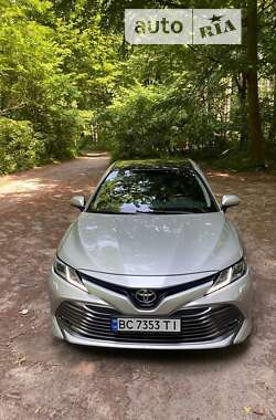 Седан Toyota Camry 2018 в Рава-Руській