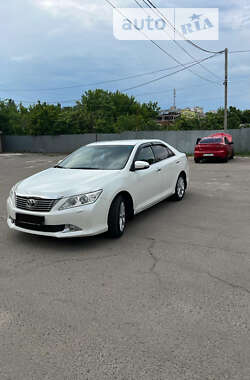 Седан Toyota Camry 2012 в Харкові