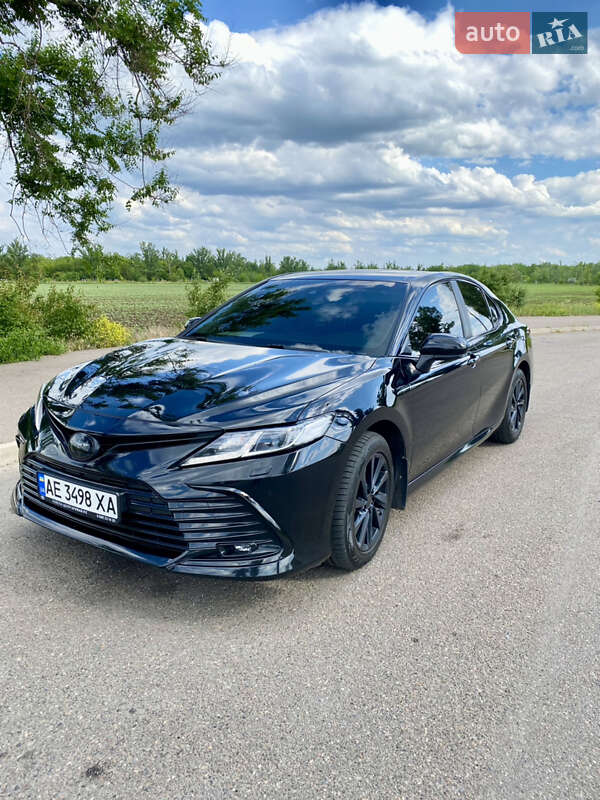 Седан Toyota Camry 2021 в Кривом Роге