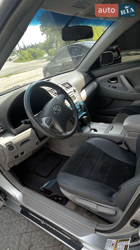 Седан Toyota Camry 2010 в Тернополі