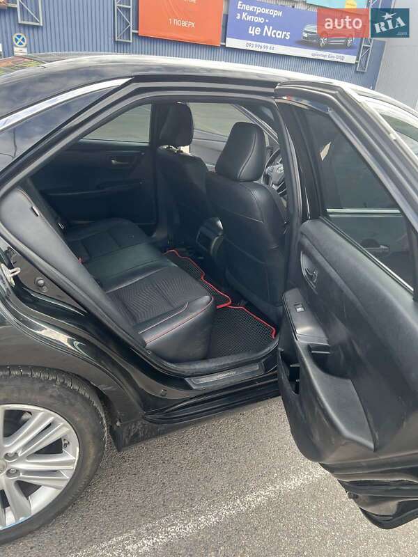 Седан Toyota Camry 2015 в Днепре