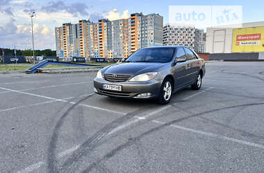 Седан Toyota Camry 2002 в Києві