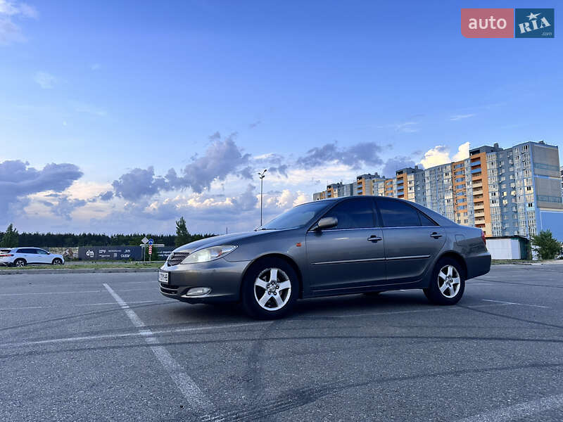 Седан Toyota Camry 2002 в Сумах