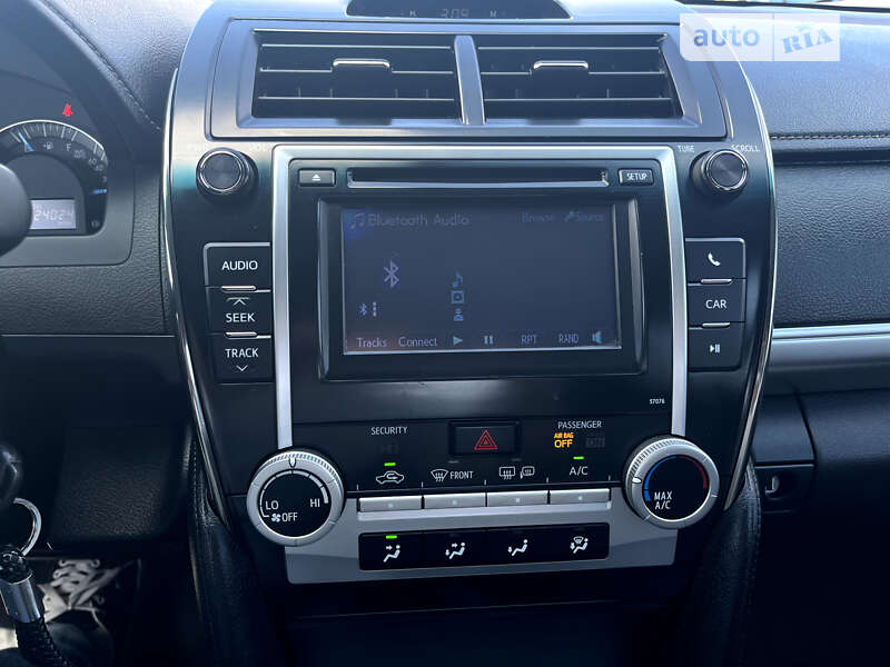 Седан Toyota Camry 2013 в Киеве