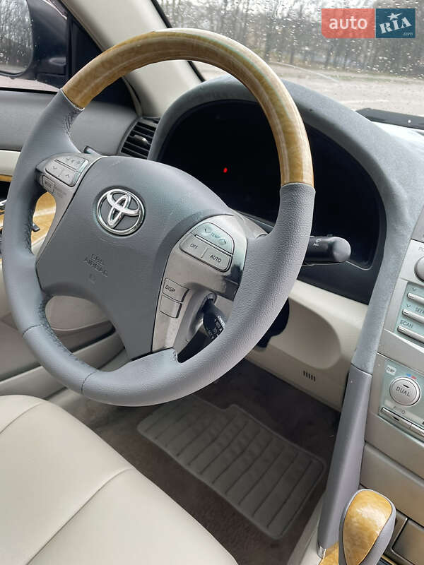 Седан Toyota Camry 2007 в Кропивницком
