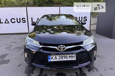 Седан Toyota Camry 2016 в Києві