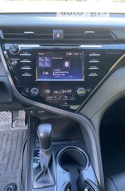 Седан Toyota Camry 2020 в Черкассах