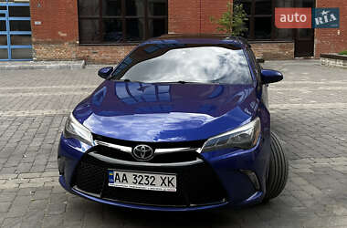 Седан Toyota Camry 2015 в 