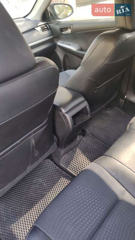 Седан Toyota Camry 2012 в Каменском