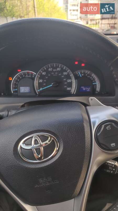 Седан Toyota Camry 2012 в Каменском
