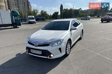 Седан Toyota Camry 2017 в Києві