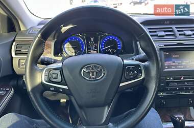 Седан Toyota Camry 2017 в Києві