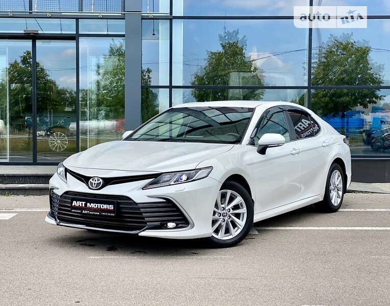 Седан Toyota Camry 2021 в Києві