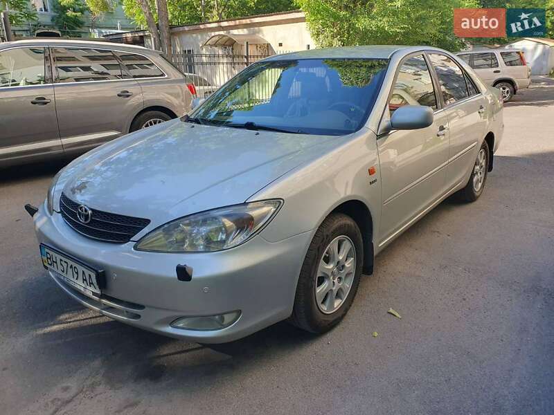 Седан Toyota Camry 2004 в Одессе