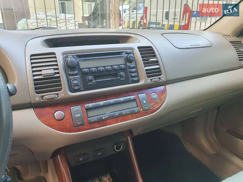 Седан Toyota Camry 2004 в Одессе