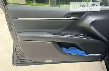Toyota Camry 2021