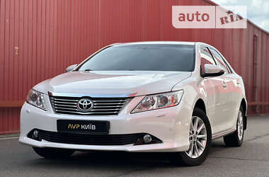 Toyota Camry 2011