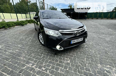 Седан Toyota Camry 2016 в Житомирі