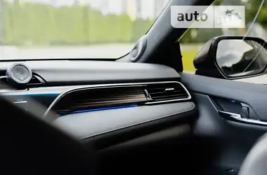 Toyota Camry 2019