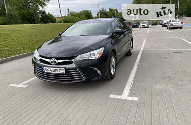 Седан Toyota Camry 2014 в Шепетовке