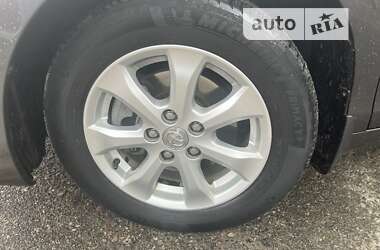 Седан Toyota Camry 2011 в 