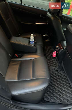 Седан Toyota Camry 2012 в Кривому Розі