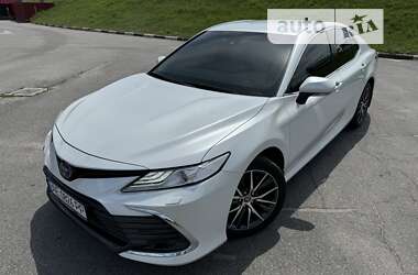 Седан Toyota Camry 2022 в Києві