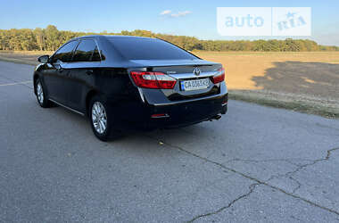 Седан Toyota Camry 2013 в Умані