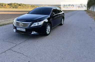 Седан Toyota Camry 2013 в Умані