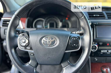 Седан Toyota Camry 2013 в Умані