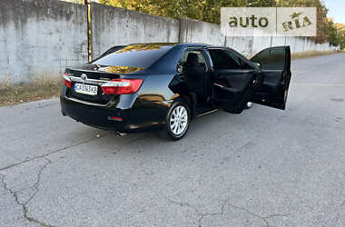 Седан Toyota Camry 2013 в Умані