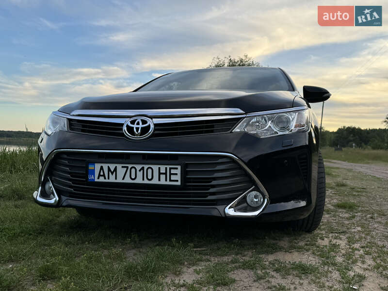 Седан Toyota Camry 2014 в Житомирі
