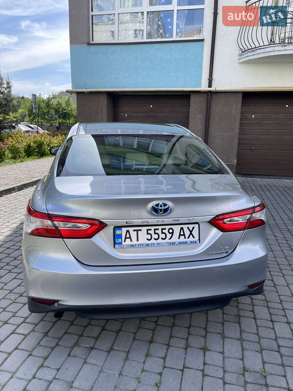 Седан Toyota Camry 2017 в Івано-Франківську