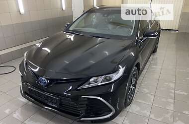 Toyota Camry 2021