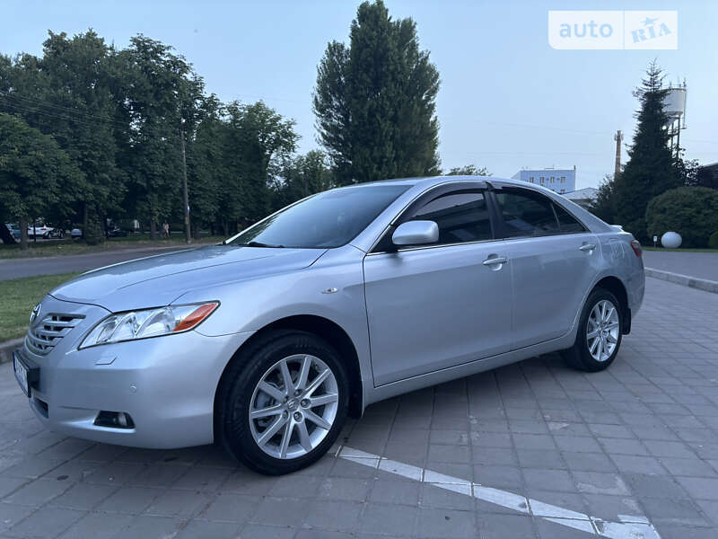 Седан Toyota Camry 2006 в Черкассах