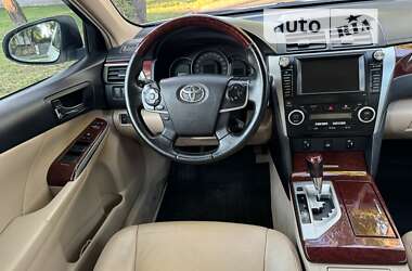 Седан Toyota Camry 2012 в Кам'янському