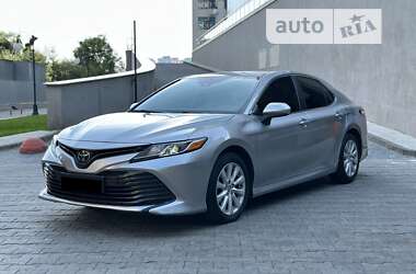 Toyota Camry 2018