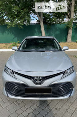 Toyota Camry 2019