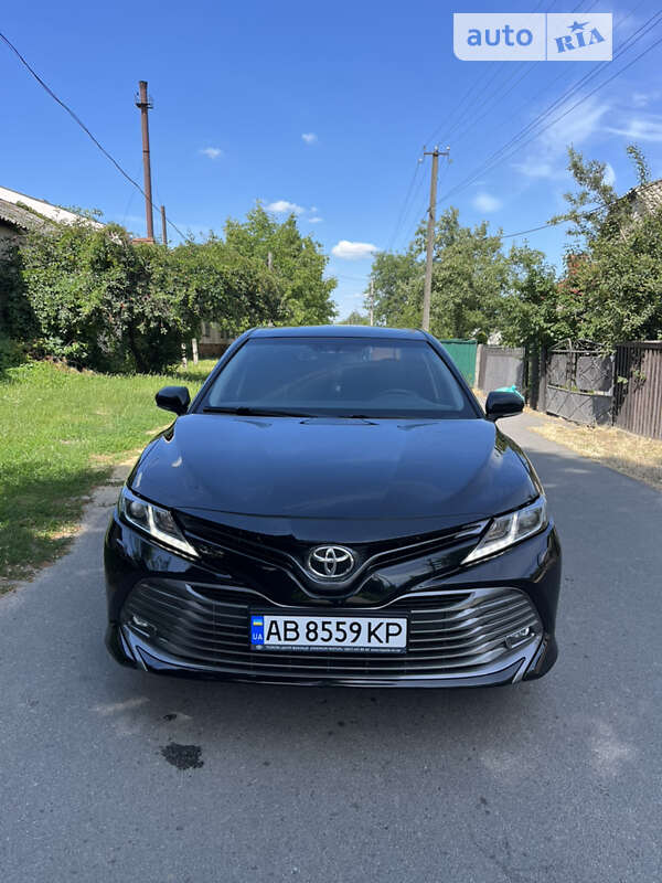 Седан Toyota Camry 2017 в Києві