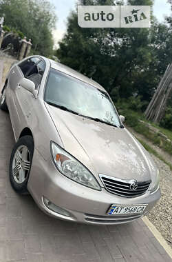 Седан Toyota Camry 2004 в Рожнятове