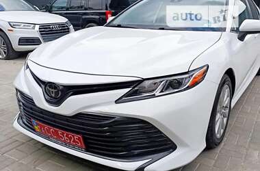 Седан Toyota Camry 2019 в Дніпрі