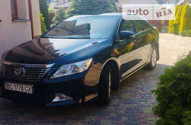 Седан Toyota Camry 2012 в Львове