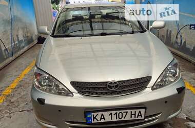 Седан Toyota Camry 2004 в Києві